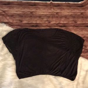 Elastic bottom lace sleeve top